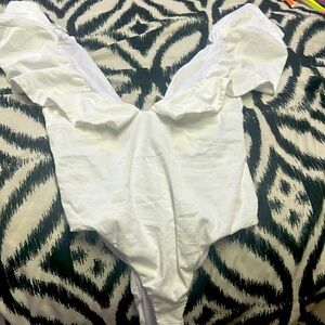 Stylish women’s onesie (bodysuit) size 5 NWOT
